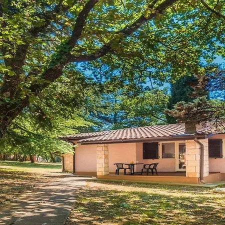 Polynesia Plava Laguna Apartment