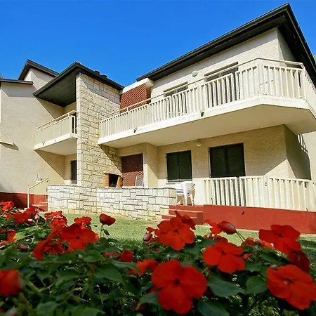 アパート Polynesia Plava Laguna ウマグ